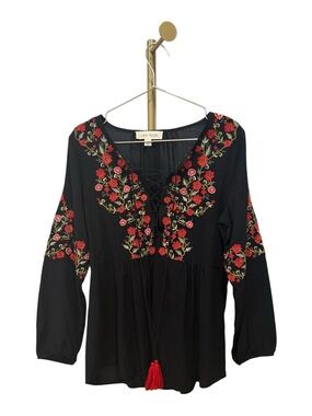 Luna Moon Size Small Black Embroidered V-Neck Peasant Top - Red Floral